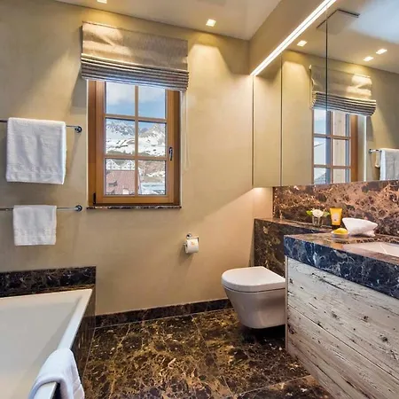 Contact Us At What App - 0041-798-079-427 To Book!! - Alpine Luxury With Ski-in Access - Stunning Mountain Views Vila *