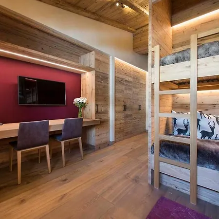 Vila Contact Us At What App - 0041-798-079-427 To Book!! - Alpine Luxury With Ski-in Access - Stunning Mountain Views *