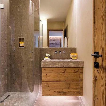 Contact Us At What App - 0041-798-079-427 To Book!! - Alpine Luxury With Ski-in Access - Stunning Mountain Views サンクト・アントン・アム・アールベルク